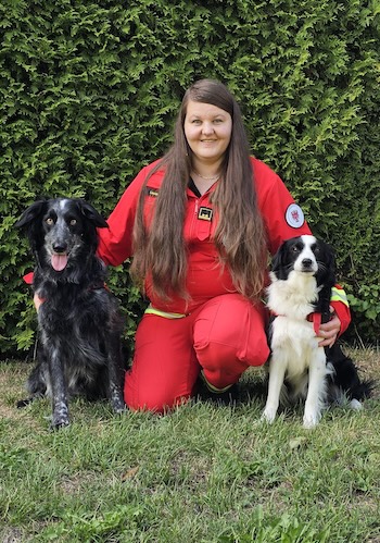 Nicole Schuler mit Hexe und Nero
